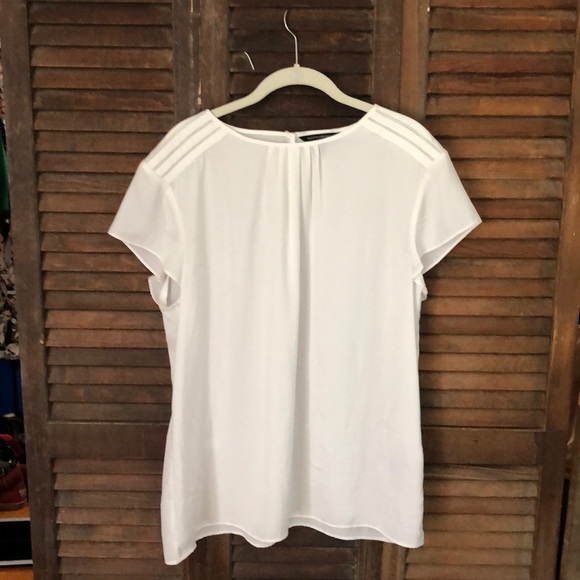 White blouse - Picture 1 of 3